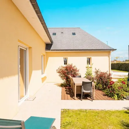 Maison Bord De 200 M A Pieds De La