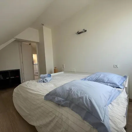 Maison Bord De 200 M A Pieds De La